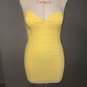 yellow bodycon strapless dress